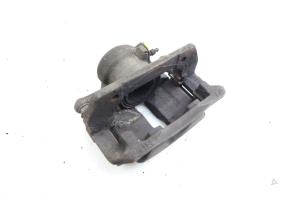 Begagnade Främre bromsok, vänster Mercedes B (W245) 2.0 B-200 16V Turbo Pris € 35,00 Marginaltabell erbjuds av Auto Demontage Elferink B.V.