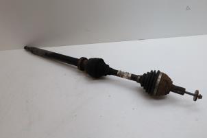 Gebruikte Aandrijfas rechts-voor Volvo V70 (BW) 2.4 D5 20V Prijs € 125,00 Margeregeling aangeboden door Auto Demontage Elferink B.V.