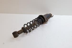 Gebruikte Schokdemperpoot rechts-achter Saab 9-5 (YS3E) 1.9 TiD 16V Prijs € 50,00 Margeregeling aangeboden door Auto Demontage Elferink B.V.