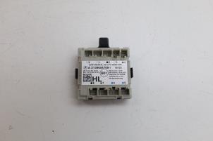 Gebruikte Centrale Deurvergrendelings Module Mercedes E (W213) E-220d 2.0 Turbo 16V Prijs € 100,00 Margeregeling aangeboden door Auto Demontage Elferink B.V.