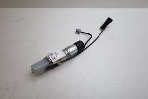 Gebruikte Achterklep motor Volvo V70 (BW) 2.0 T 16V Prijs € 150,00 Margeregeling aangeboden door Auto Demontage Elferink B.V.