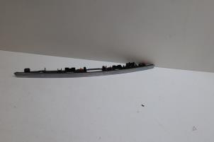 Begagnade Dekorstripe, baklucka Mercedes C (W204) 1.8 C-180 CGI 16V Pris € 35,00 Marginaltabell erbjuds av Auto Demontage Elferink B.V.