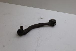 Gebruikte Draagarm links-voor Mercedes C (W204) 1.8 C-180 CGI 16V Prijs € 30,00 Margeregeling aangeboden door Auto Demontage Elferink B.V.