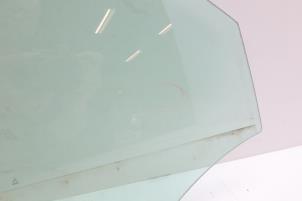 Begagnade Dörrfönster, 4-dörrars, höger fram Mercedes A Limousine (177.1) 1.3 A-250 e Turbo 16V Pris € 75,00 Marginaltabell erbjuds av Auto Demontage Elferink B.V.