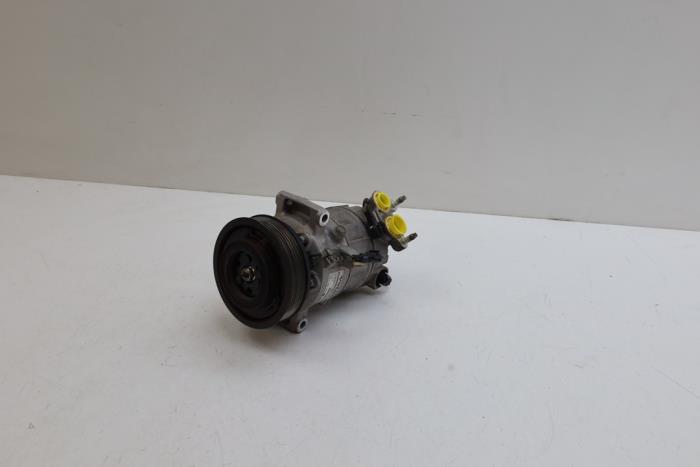 Luftkonditioneringspump från en Volvo S90 II 2.0 D5 Polestar 16V AWD 2019