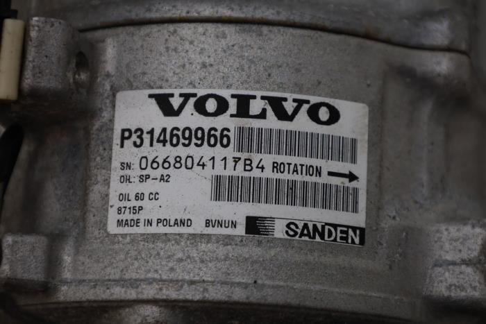 Luftkonditioneringspump från en Volvo S90 II 2.0 D5 Polestar 16V AWD 2019