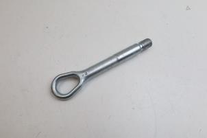 Gebruikte Sleepoog voor Mercedes B (W246) 1.6 B-200 BlueEFFICIENCY Turbo 16V Prijs € 25,00 Margeregeling aangeboden door Auto Demontage Elferink B.V.