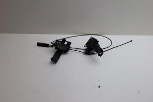 Begagnade Låsmekanism, motorhuv Volvo V60 II (ZW) 2.0 D3 16V Pris € 75,00 Marginaltabell erbjuds av Auto Demontage Elferink B.V.