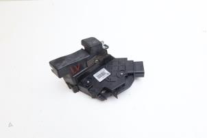 Gebruikte Deurslot Mechaniek 4Deurs links-voor Volvo V70 (BW) 1.6 T4 16V Prijs € 75,00 Margeregeling aangeboden door Auto Demontage Elferink B.V.