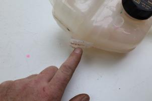 Używane Zbiornik rozprezny Lynk &amp; Co 01 1.5 PHEV Cena € 30,00 Procedura marży oferowane przez Auto Demontage Elferink B.V.