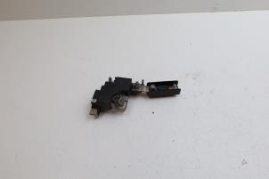 Gebruikte Zekeringkast Mercedes B (W246) 1.6 B-200 BlueEFFICIENCY Turbo 16V Prijs € 30,00 Margeregeling aangeboden door Auto Demontage Elferink B.V.