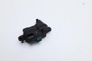 Begagnade Tanklåsmotor Lynk &amp; Co 01 1.5 PHEV Pris € 75,00 Marginaltabell erbjuds av Auto Demontage Elferink B.V.