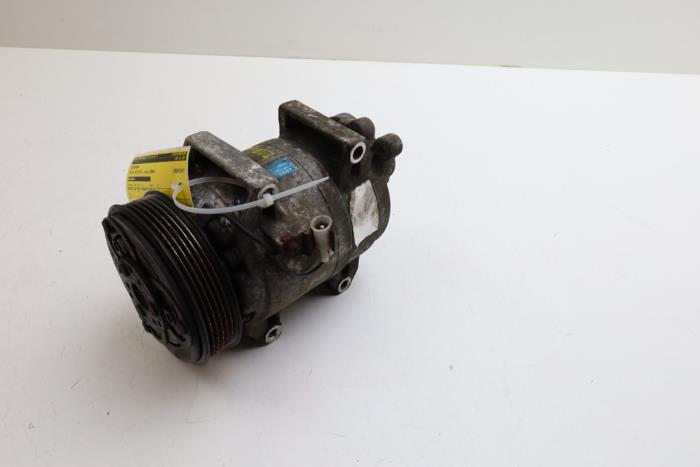 Luftkonditioneringspump från en Volvo XC70 (SZ) XC70 2.5 T 20V 2004