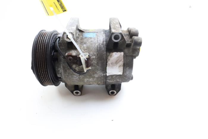 Luftkonditioneringspump från en Volvo XC70 (SZ) XC70 2.5 T 20V 2004