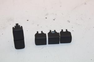 Gebruikte Diversen Saab 9-3 I (YS3D) 2.0t 16V Prijs € 25,00 Margeregeling aangeboden door Auto Demontage Elferink B.V.