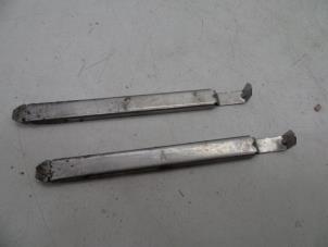 Begagnade Bultsats Volvo V50 (MW) 1.8 16V Pris € 25,00 Marginaltabell erbjuds av Auto Demontage Elferink B.V.