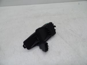 Używane Sterownik Rózne Volvo V60 I (FW/GW) 1.6 T3 16V Cena € 25,00 Procedura marży oferowane przez Auto Demontage Elferink B.V.