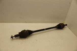 Używane Os napedowa prawy tyl Volvo V70 (SW) 2.4 D5 20V Cena € 75,00 Procedura marży oferowane przez Auto Demontage Elferink B.V.