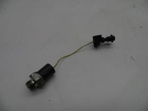 Gebruikte Oliedruk Schakelaar Saab 9-5 Estate (YS3E) 2.0t 16V Prijs € 25,00 Margeregeling aangeboden door Auto Demontage Elferink B.V.