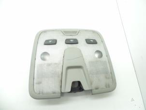 Gebruikte Binnenverlichting voor Volvo V70 (SW) 2.5 D Prijs € 25,00 Margeregeling aangeboden door Auto Demontage Elferink B.V.