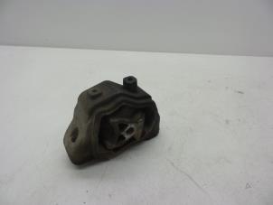 Begagnade Motorfäste Volvo XC70 (BZ) 2.4 D 20V AWD Pris € 25,00 Marginaltabell erbjuds av Auto Demontage Elferink B.V.