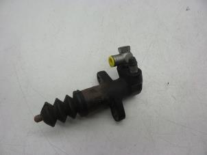 Gebruikte Koppeling Hulp Cilinder Volvo V40 (VW) 1.8 16V Prijs € 25,00 Margeregeling aangeboden door Auto Demontage Elferink B.V.