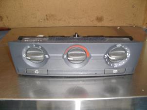 Gebruikte Kachel Bedieningspaneel Volvo V40 (VW) 2.0 16V T Prijs € 50,00 Margeregeling aangeboden door Auto Demontage Elferink B.V.