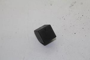 Begagnade Relä Saab 900 I 2.0 i Pris € 25,00 Marginaltabell erbjuds av Auto Demontage Elferink B.V.