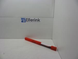 Begagnade Varningstriangel Volvo V40 Cross Country (MZ) 2.0 T3 16V Pris € 25,00 Marginaltabell erbjuds av Auto Demontage Elferink B.V.