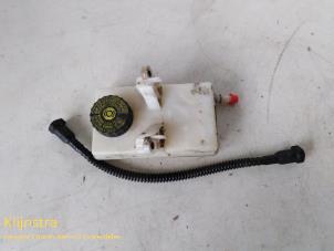 Begagnade Bromsvätskebehållare Peugeot 3008 Pris på förfrågan erbjuds av Fa. Klijnstra & Zn. VOF