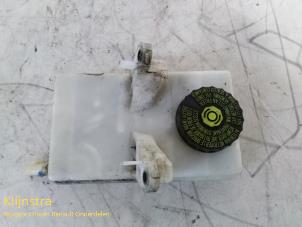 Begagnade Bromsvätskebehållare Peugeot 3008 Pris € 25,00 Marginaltabell erbjuds av Fa. Klijnstra & Zn. VOF