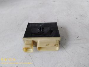 Używane Regulator czasowy swiec zarowych Peugeot Partner 1.6 HDI 90 16V Cena na żądanie oferowane przez Fa. Klijnstra & Zn. VOF