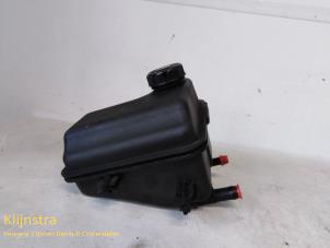 Begagnade Styrservotank Peugeot 407 (6D) 1.6 HDi 16V Pris på förfrågan erbjuds av Fa. Klijnstra & Zn. VOF