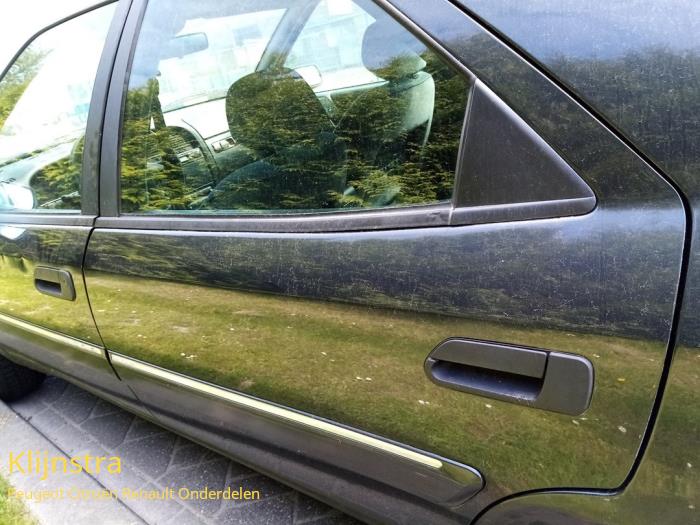 Bakdörr, 4-dörrars, vänster från en Citroën Xantia (X1/2) 1.8i X,SX,Harmonie,Sensation 16V 2001