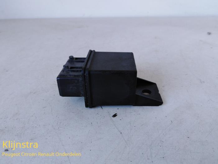 Relä från en Fiat Scudo (220Z) 1.9 TD 1998