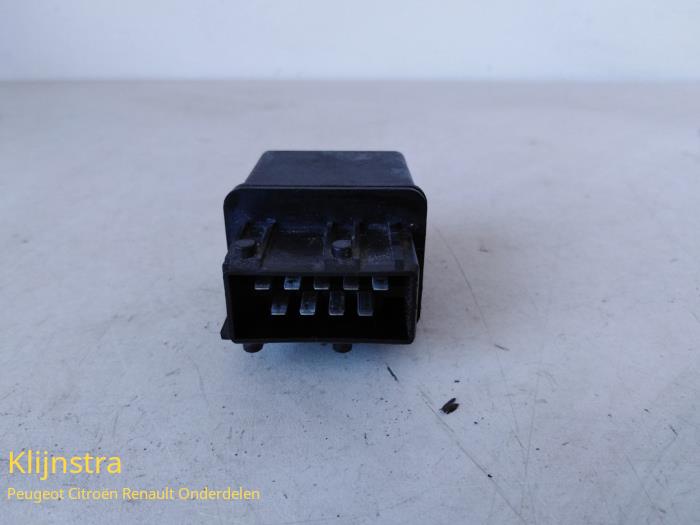 Relä från en Fiat Scudo (220Z) 1.9 TD 1998