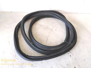 Begagnade Baklucka, tätning Peugeot 5008 I (0A/0E) Pris på förfrågan erbjuds av Fa. Klijnstra & Zn. VOF