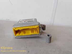 Begagnade Airbagmodul Renault Trafic New (FL) 1.9 dCi 100 16V Pris på förfrågan erbjuds av Fa. Klijnstra & Zn. VOF
