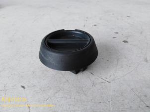 Gebruikte Schakelaar Koplamp Ihv Renault Kangoo (KC) 1.9 D 55 Prijs op aanvraag aangeboden door Fa. Klijnstra & Zn. VOF