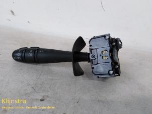 Używane Przelacznik swiatel Renault Megane Scénic (JA) 1.6 RT Cena na żądanie oferowane przez Fa. Klijnstra & Zn. VOF