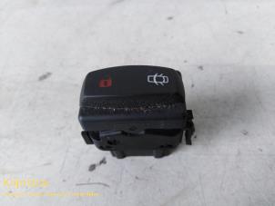 Begagnade Centrallåsbrytare Renault Laguna II (BG) 1.9 dCi 120 Pris på förfrågan erbjuds av Fa. Klijnstra & Zn. VOF