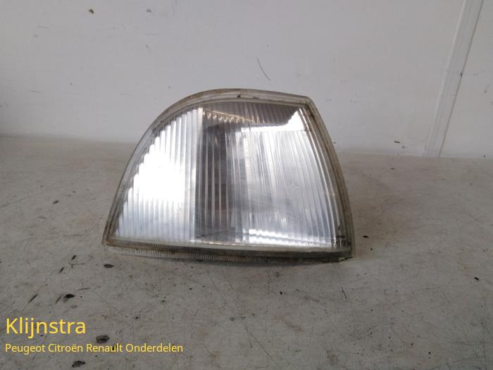 Richtingaanwijzer rechts van een Renault Espace (J/S6) 2.8i V6 1994