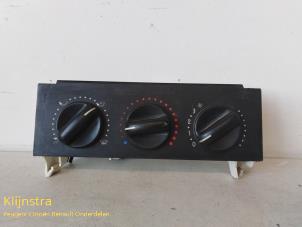 Gebruikte Chaufage Bedieningspaneel Renault Kangoo (KC) 1.9 D 55 Prijs op aanvraag aangeboden door Fa. Klijnstra & Zn. VOF
