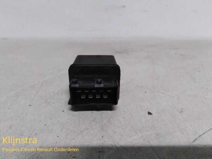 Relä från en Peugeot 106 II 1.5 XNd,XRd,Sketch 1998