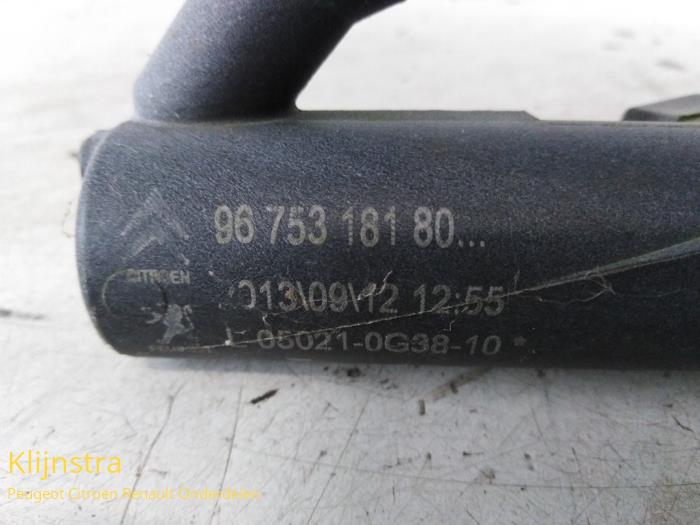 Kopplingsslavcylinder från en Peugeot 2008 (CU)  2013