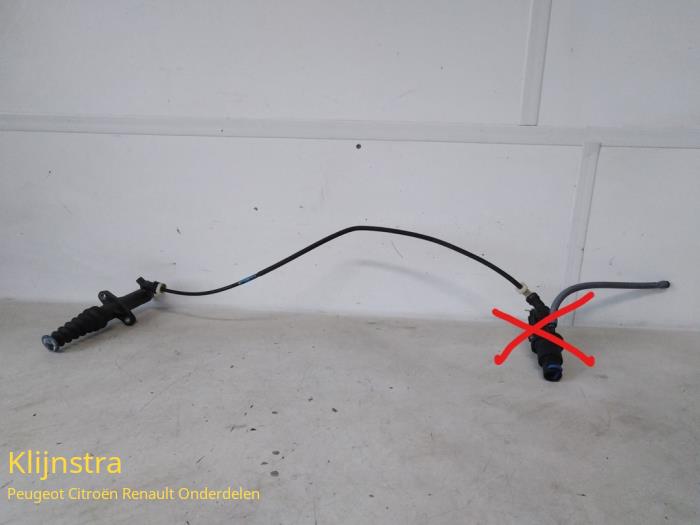 Kopplingsslavcylinder från en Peugeot 2008 (CU)  2013