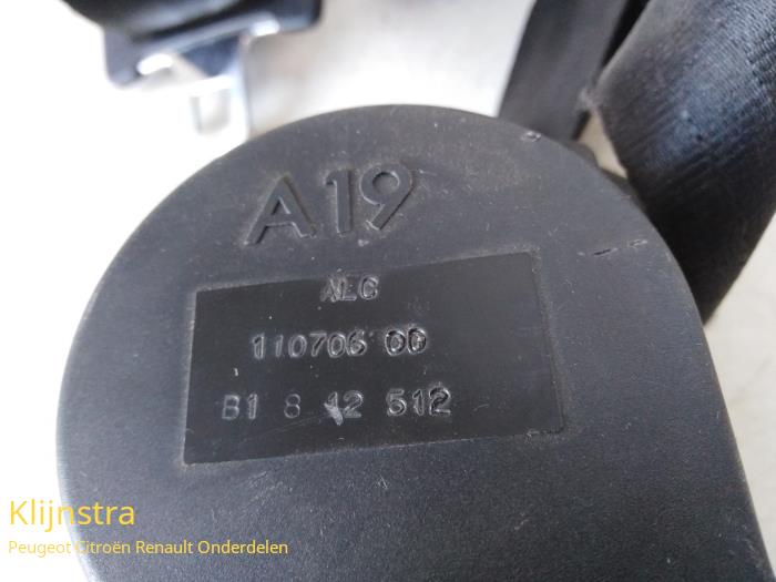 Främre säkerhetsbälte, vänster från en Peugeot 309 1987