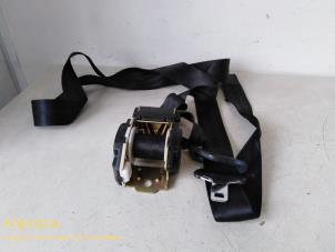 Begagnade Främre säkerhetsbälte, höger Peugeot 306 (7A/C/S) 1.4 XN,XR,XA,XRA Kat. Pris € 55,00 Marginaltabell erbjuds av Fa. Klijnstra & Zn. VOF