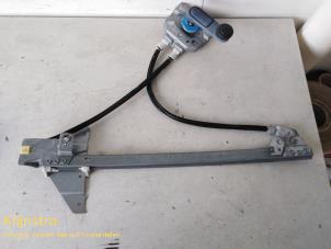 Używane Mechanizm szyby lewej tylnej wersja 4-drzwiowa Peugeot 307 SW (3H) Cena na żądanie oferowane przez Fa. Klijnstra & Zn. VOF