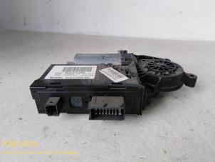 Begagnade Motor, dörrfönster Peugeot 307 Pris € 65,00 Marginaltabell erbjuds av Fa. Klijnstra & Zn. VOF